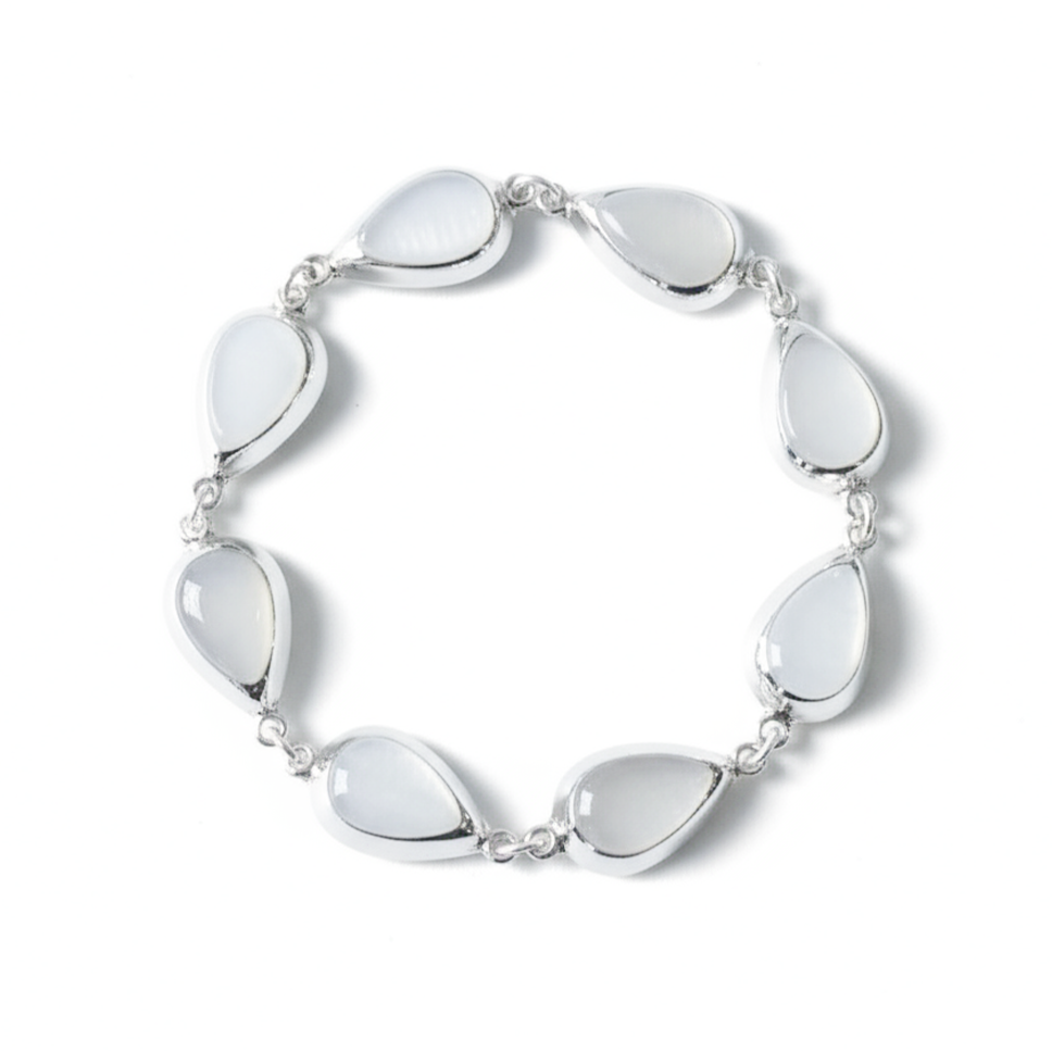 Moon Drops white shell and 925 silver bracelet with teardrop-shaped pieces, front view