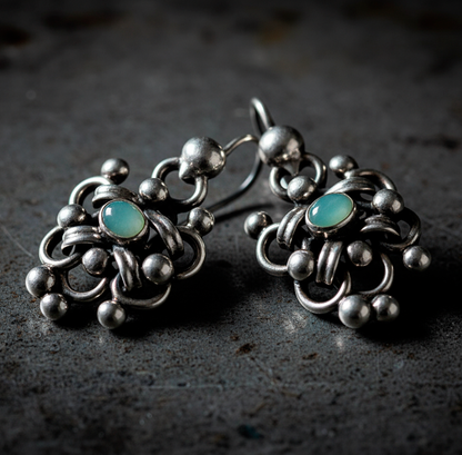 Vintage Silver Set earrings detail displaying lightweight classic hook and luminous frame